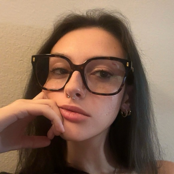 Meet your Posher, Hannah - Picture 3 of 6